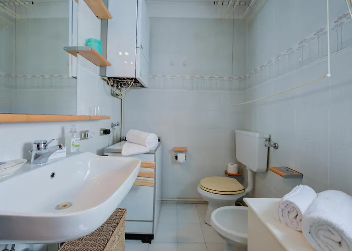 Charming Magognino Hills View - Happy ストレーザ