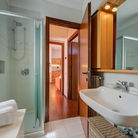 Charming Magognino Hills View - Happy Apartman *